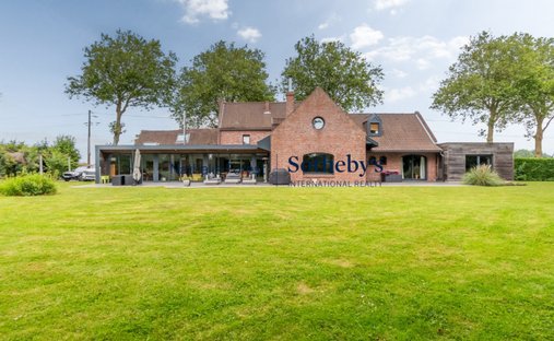 House in Rive Gauche, Quesnoy-sur-Deule, France 1