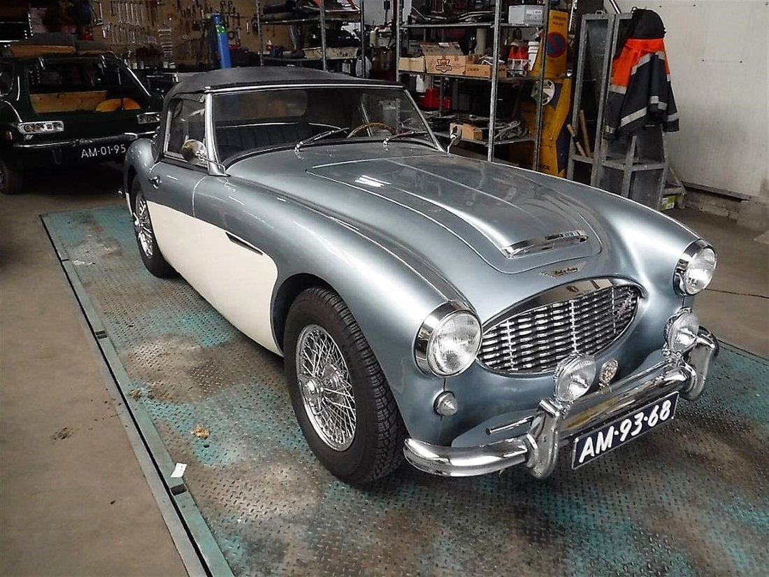 Cabriolet in De Lier, South Holland, Netherlands 2 - 14463823