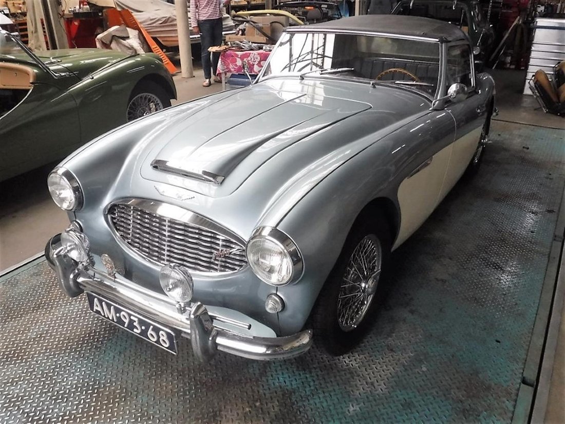 Cabriolet in De Lier, South Holland, Netherlands 3 - 14463823