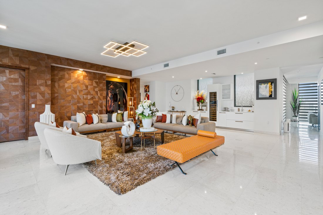 3581 E Glencoe St, 505, Miami, Fl In Miami, Florida, United States For