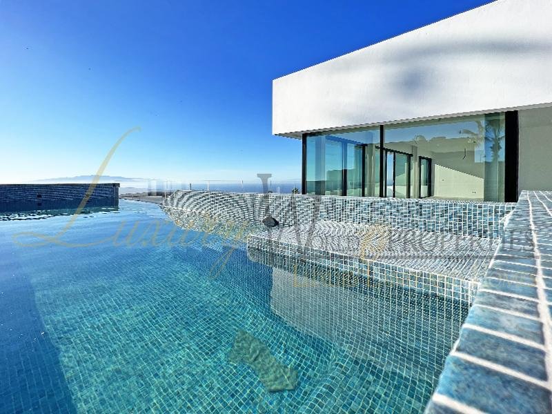 Villa in Guia de Isora, Canary Islands, Spain 1 - 14469248