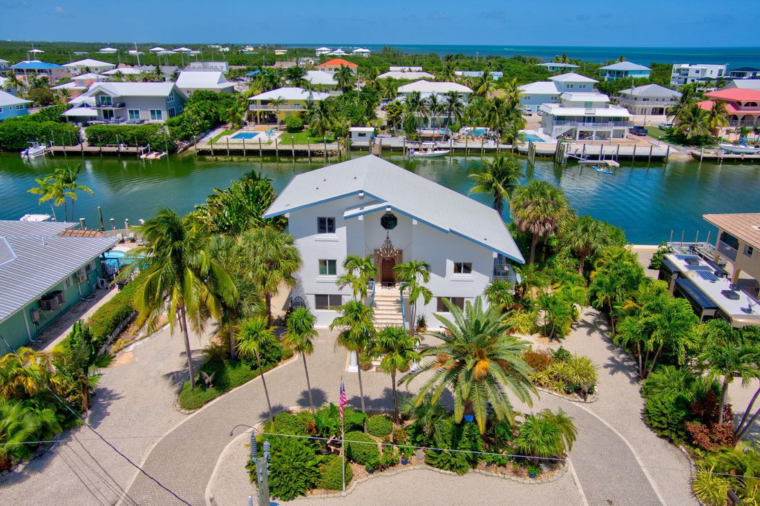 4 Bedrooms Single Family Detached In Marathon, Florida, United States ...