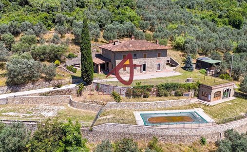 Country House in Lamporecchio, Tuscany, Italy 1