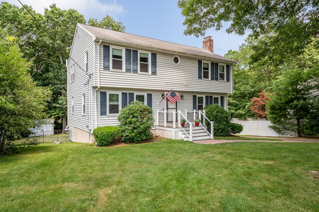 4 Bedrooms Single Family Detached In Stoughton, Massachusetts, United States For Sale (14464812)