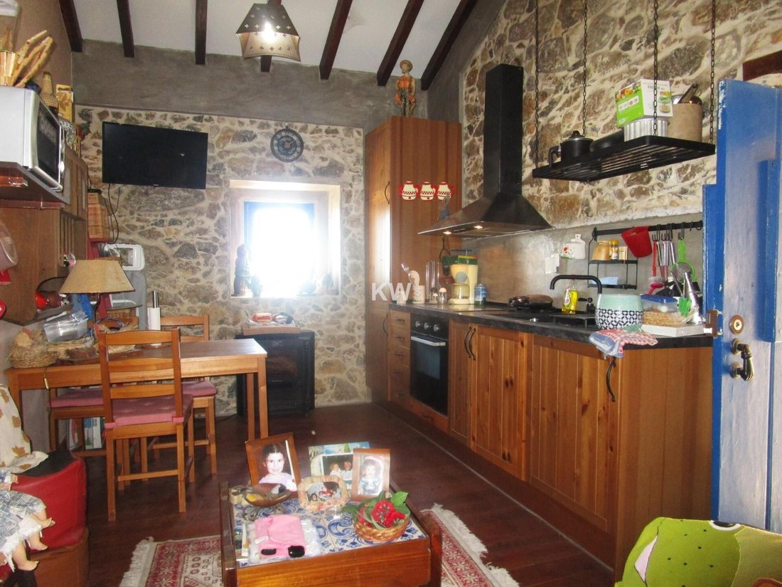 Óbidos Town House In Olho Marinho, Leiria District, Portugal For Sale