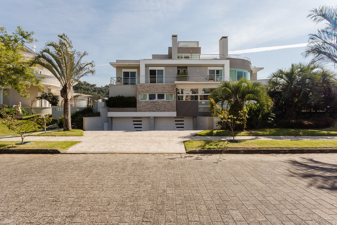 House in Jurerê Internacional, State of Santa Catarina, Brazil 1 - 14470023
