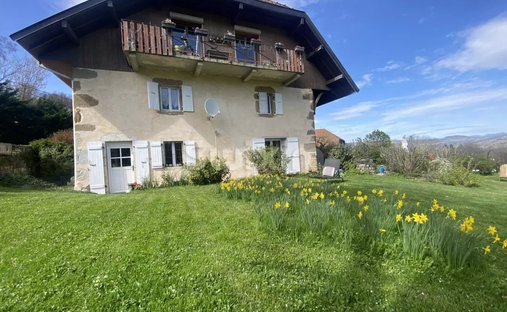 House in Charvonnex, Auvergne-Rhône-Alpes, France 1