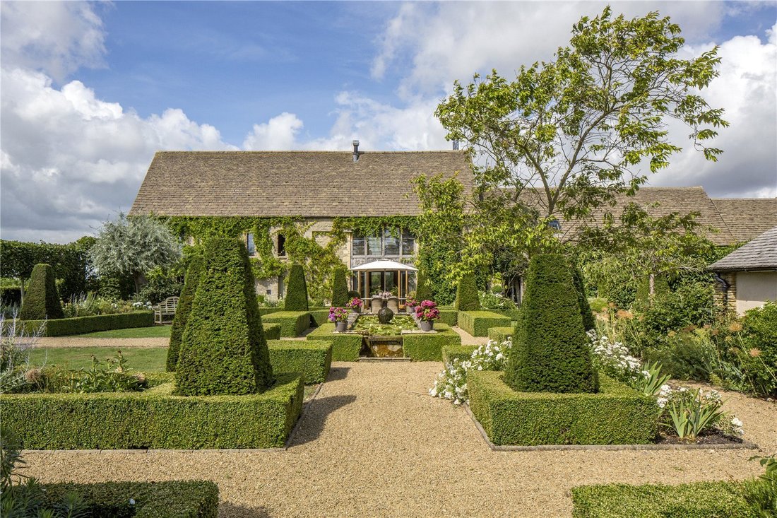 House in Down Ampney, England 1 - 14471205