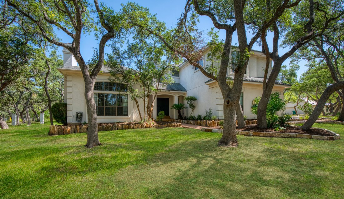 Privacy & Luxury On 1.5 Acres! Located In In San Antonio, Texas, United