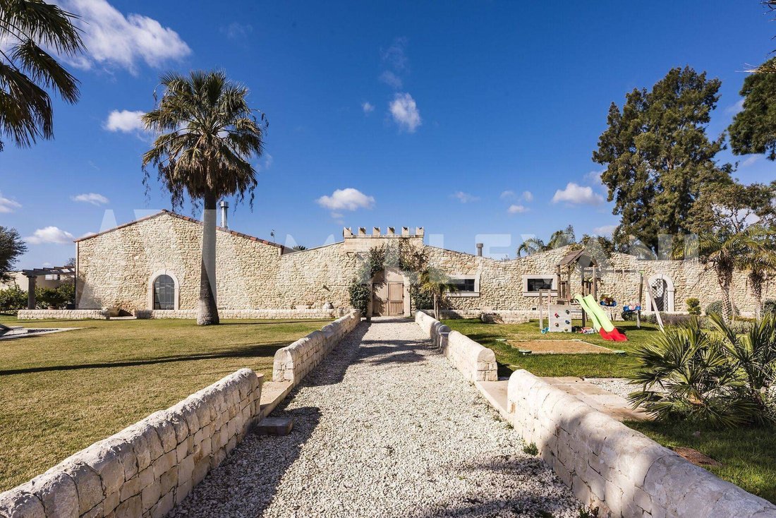 Villa in Comiso, Sicily, Italy 2 - 14472530
