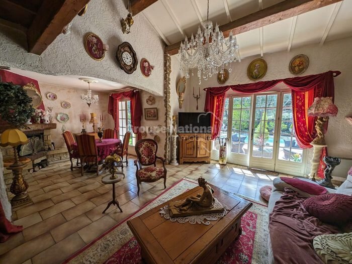 Les Mayons Villa In Les Mayons, Provence Alpes Côte D'azur, France For