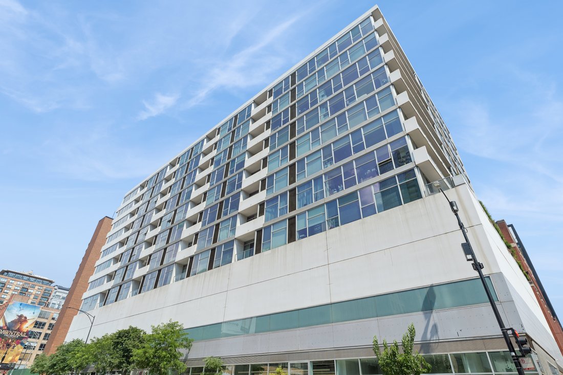 Stunning Penthouse Condominium In Chicago, Illinois, United States For ... - Penthouse Apartments With Golf Simulator Systems In Chicago