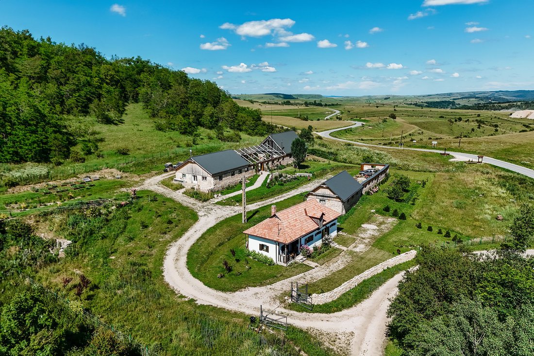 House in Mănăstireni, Cluj County, Romania 1 - 14479400
