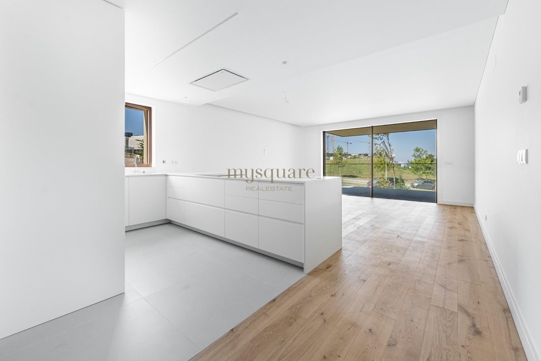 Apartment in Canidelo, Porto District, Portugal 1 - 14480383