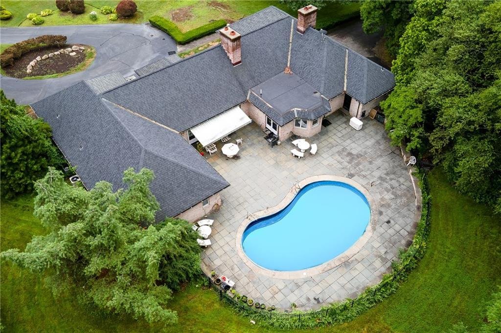 3 Bedrooms Single Family Detached In Scituate, Rhode Island, United