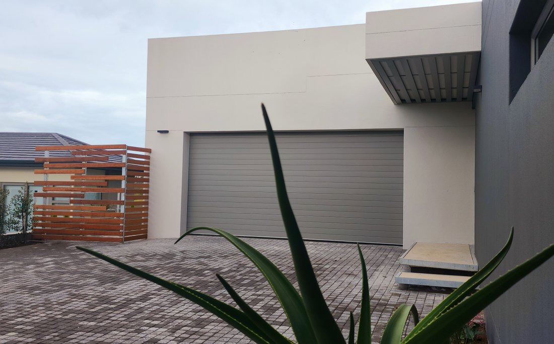 Luxury 4 Bedroom Living On In Oubaai Golf Estate, Western Cape, South