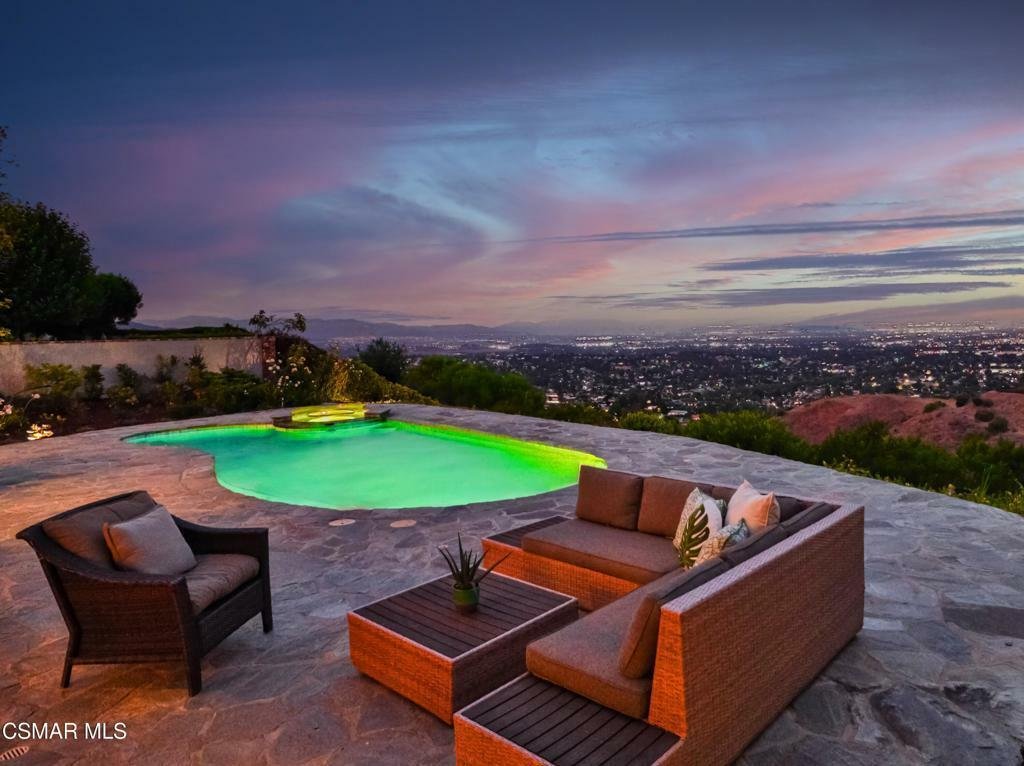 Finca En Lo Alto De Una Colina Con En Bell Canyon, California, Estados