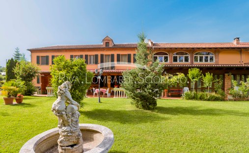 Country House in Revigliasco d'Asti, Piedmont, Italy 1