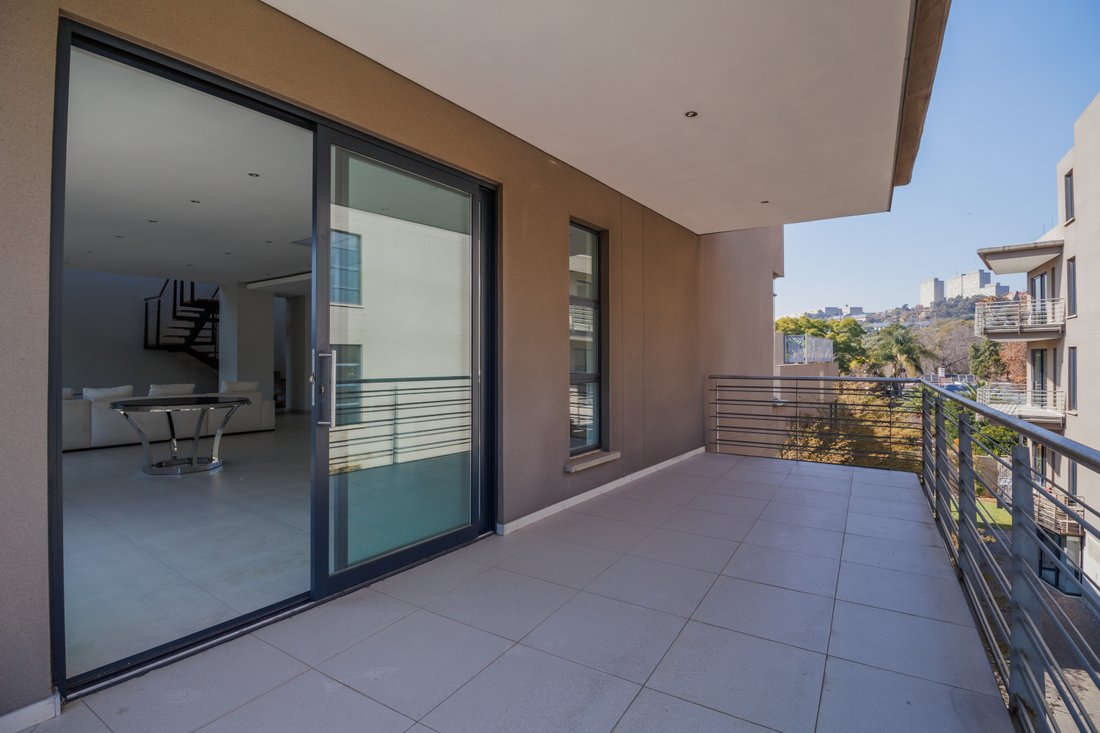 Luxury Celebrity Real Estate and Home Sales - Robb Report