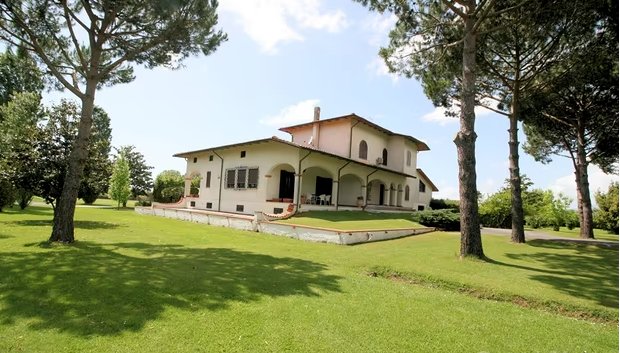 Villa in Pietrasanta, Tuscany, Italy 1 - 14489066
