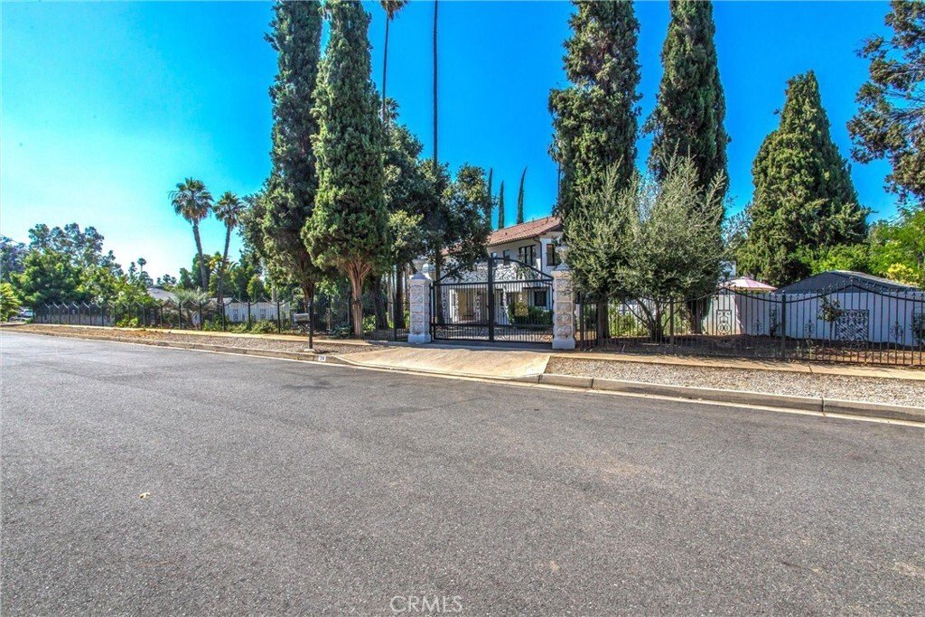 House in Redlands, California, United States 3 - 14489482