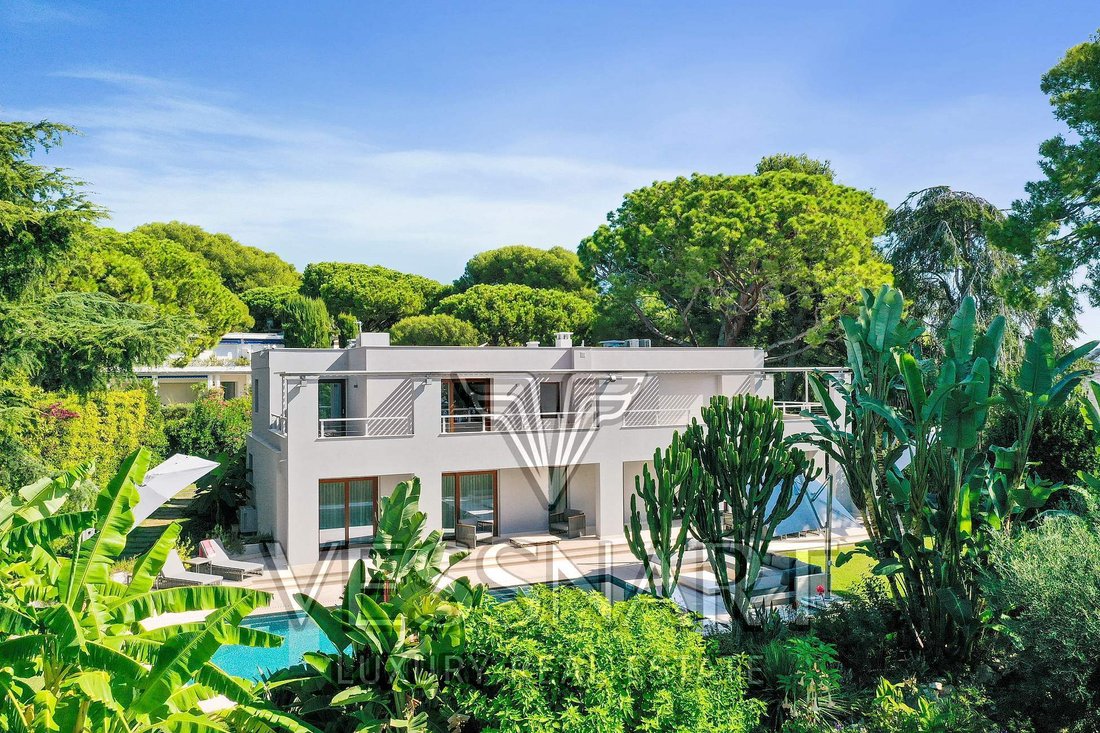 Villa in Saint-Jean-Cap-Ferrat, Provence-Alpes-Côte d'Azur, France 2 - 14491326