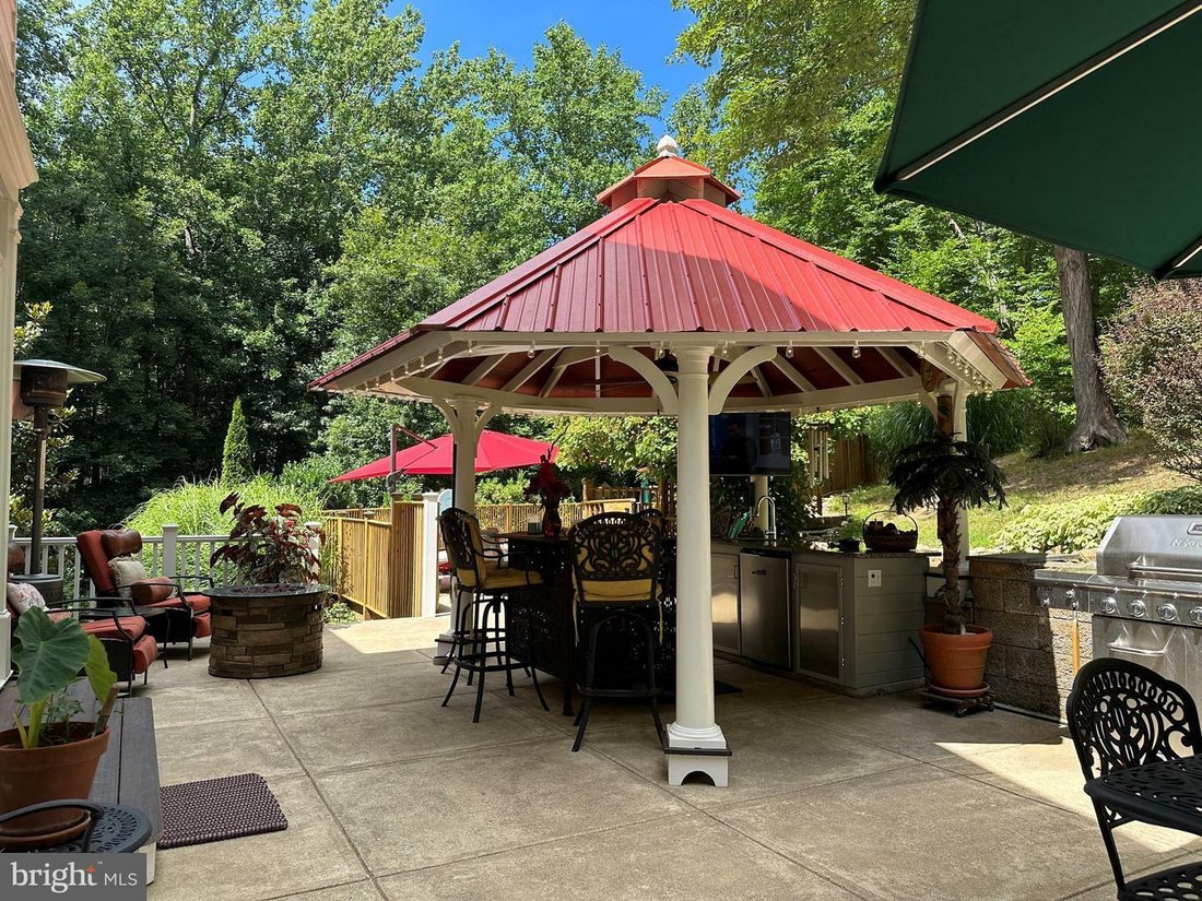 Oasis Privado De Más De Tres Acres En Manassas Park, Virginia, Estados