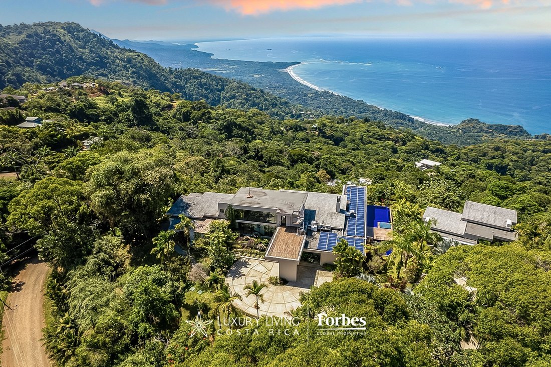 Estate in Dominical Beach, Puntarenas Province, Costa Rica 1 - 10586935