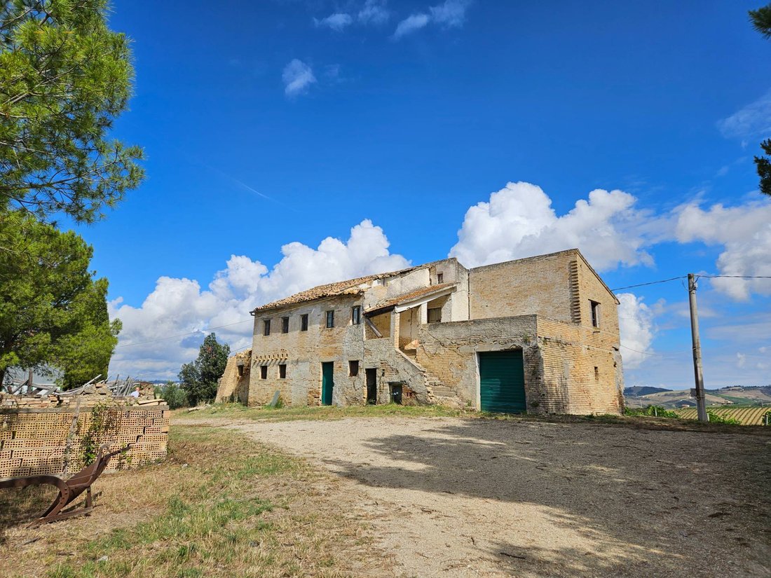Country House in Acquaviva Picena, Marche, Italy 2 - 14490963