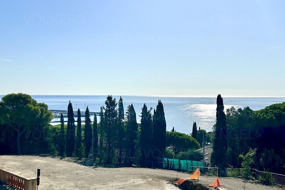 Apartment in Nartelle-Noyer-Bellevue-bd des Sardinaux, Sainte-Maxime, France 2 - 13719526