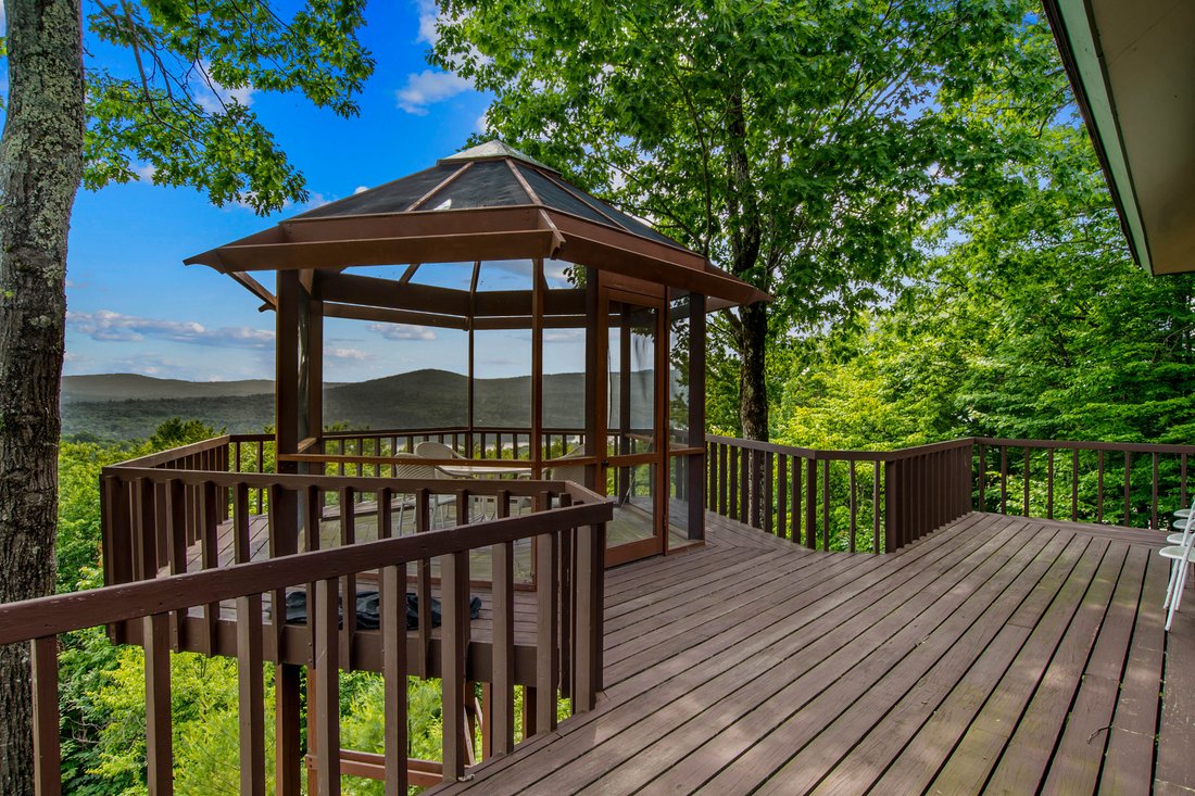 89 Oakledge Road In Sunapee, New Hampshire, United States For Sale