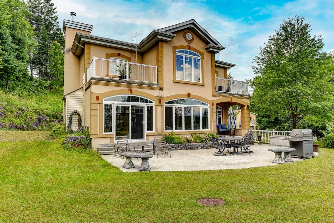 Bord De L'eau Sous Les étoiles à Lac Mégantic In Piopolis, Quebec