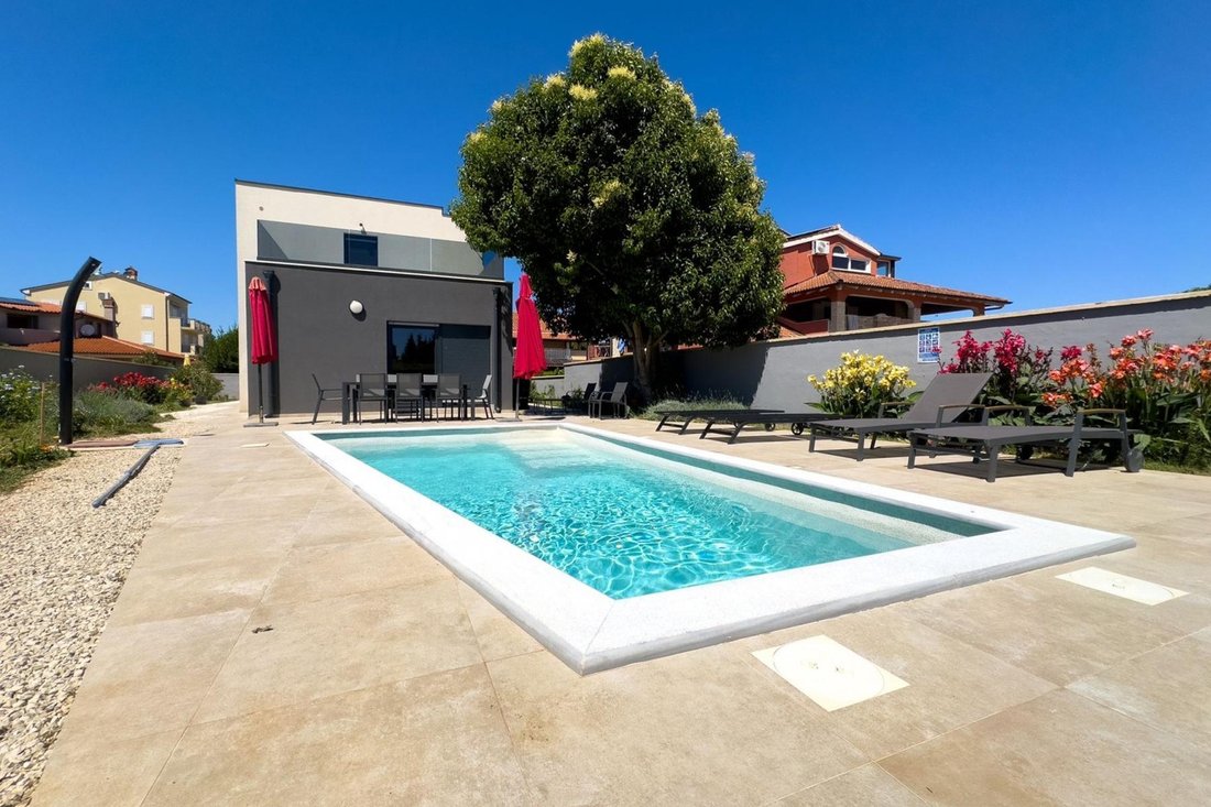 Villa in Liznjan, Istria County, Croatia 1 - 14500963