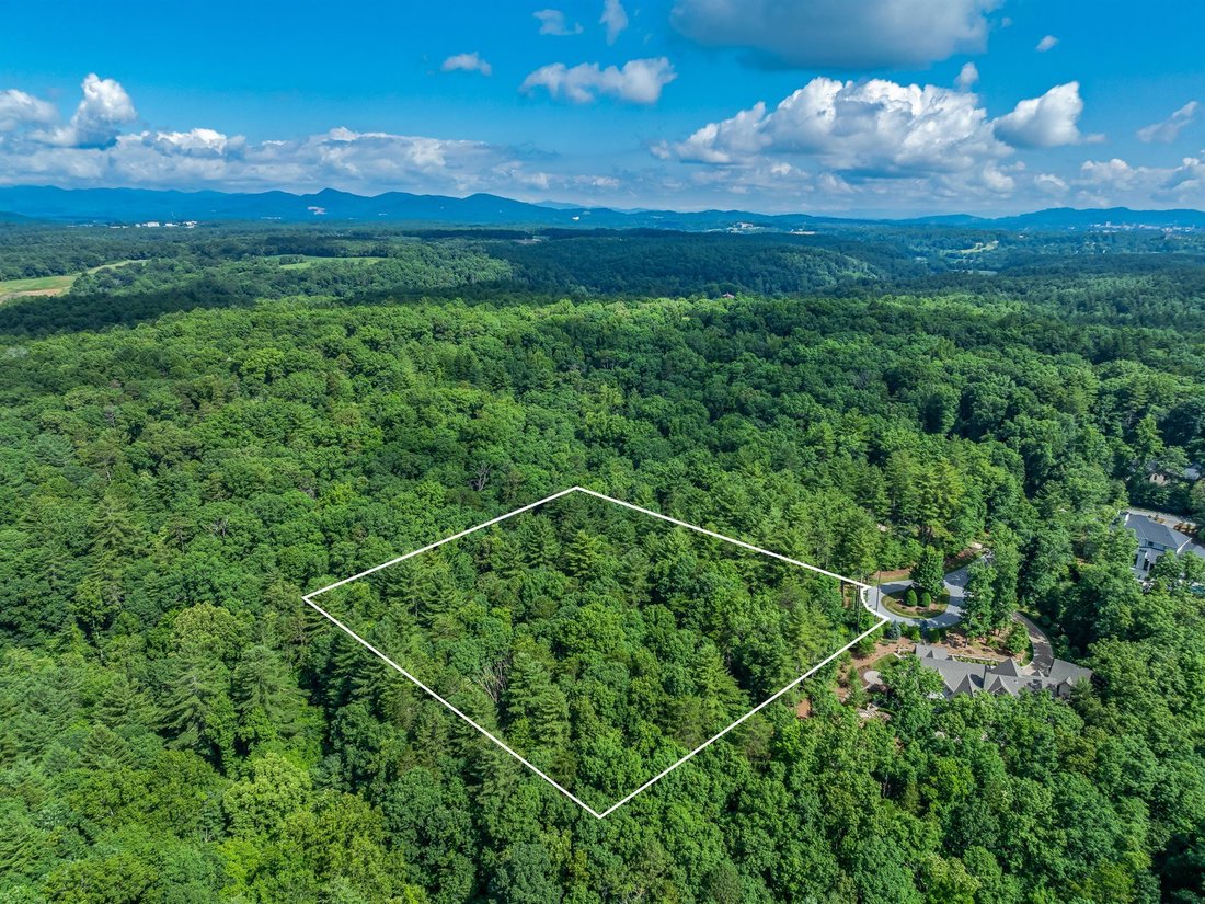 Land in Asheville, North Carolina, United States 2 - 14447890