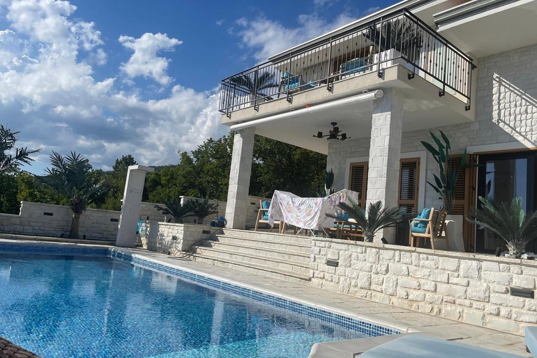 Villa in Grad Crikvenica, Primorje-Gorski Kotar County, Croatia 3 - 14500995