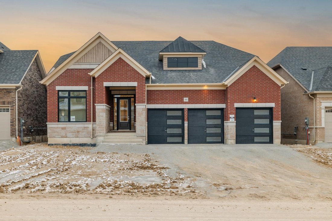 House in Colgan, Ontario, Canada 1 - 14499629