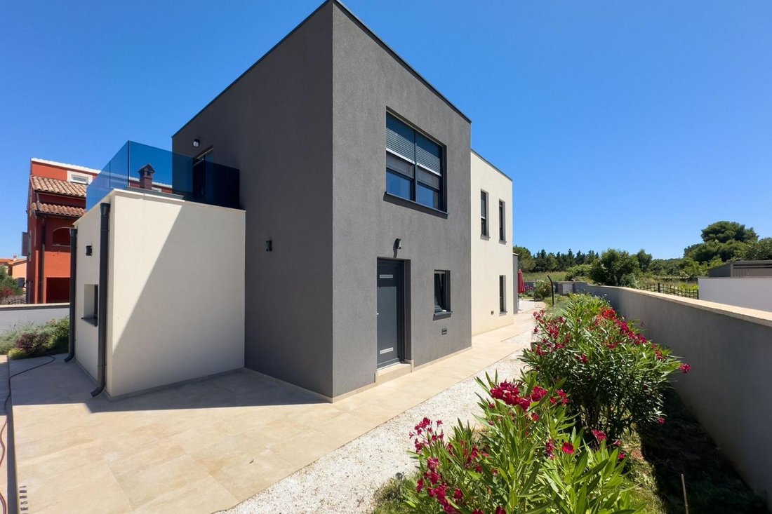 Villa in Liznjan, Istria County, Croatia 2 - 14500963