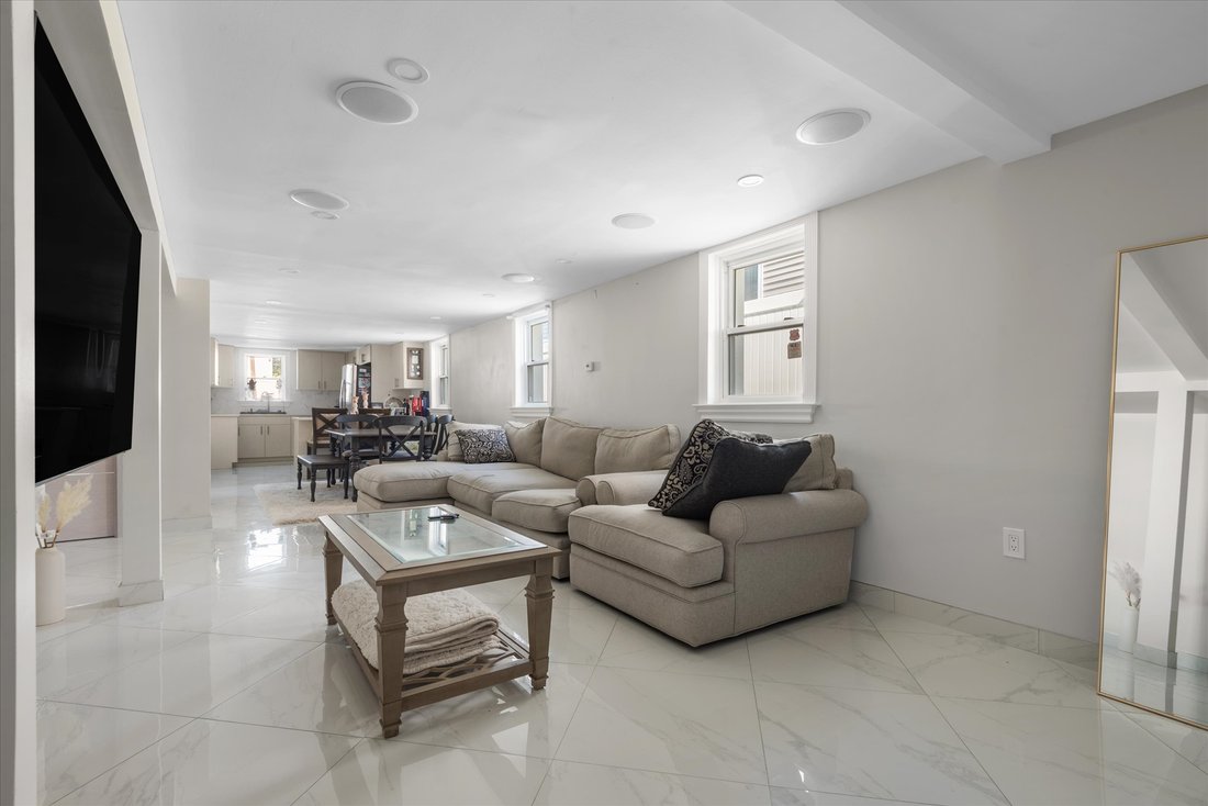 House in New York, New York, United States 2 - 14489212