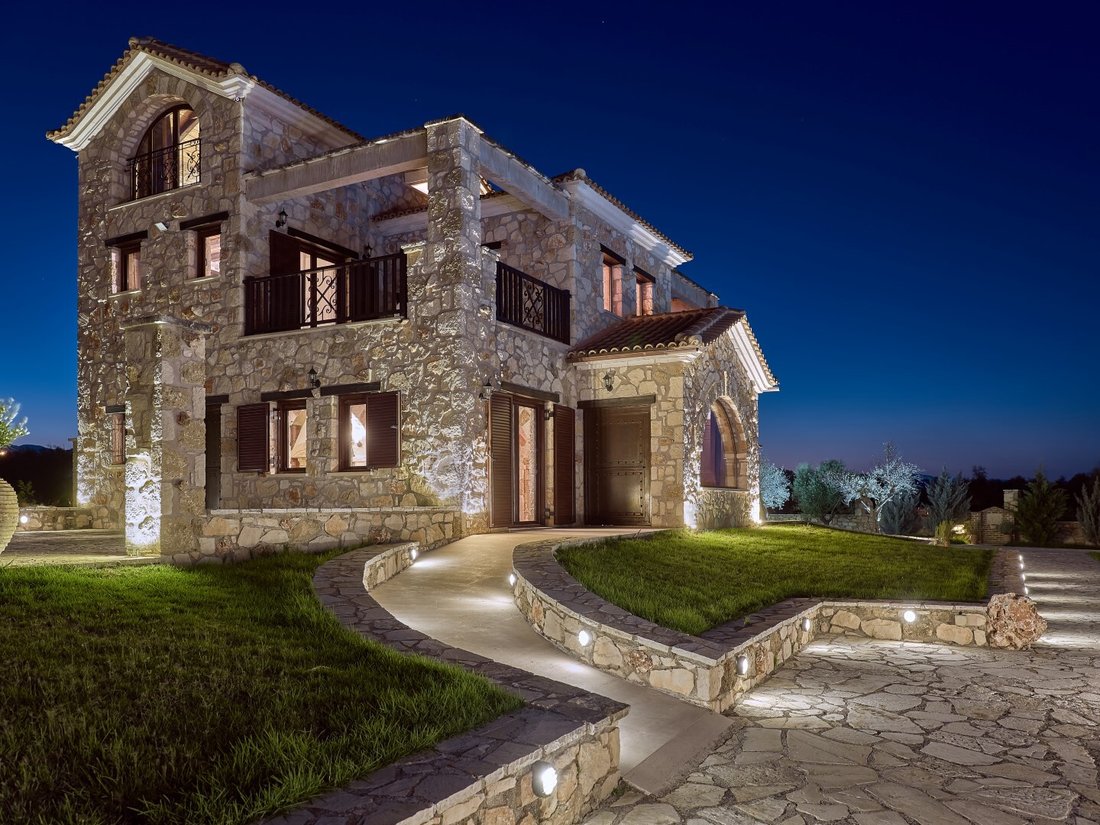 Villa in Ampelokipon, Peloponnese, Western Greece and the Ionian, Greece 2 - 14498813