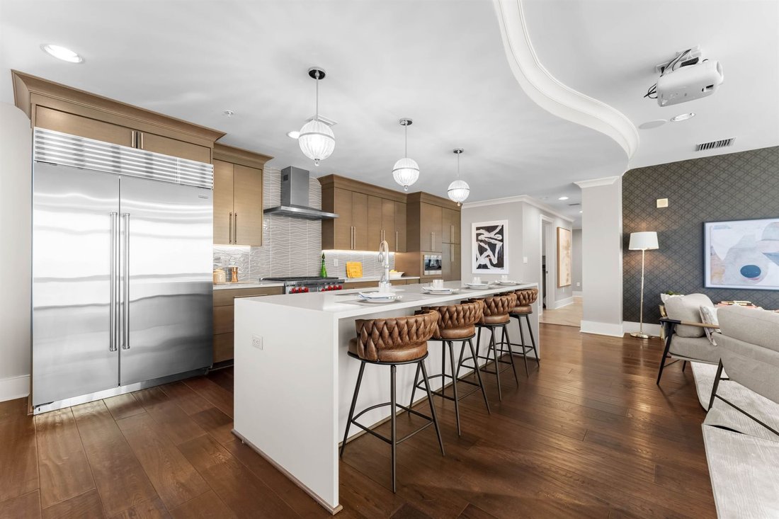 Curated visual reference: Exclusive Junior Penthouse In A In Charlotte North Carolina United Photo Inspiration