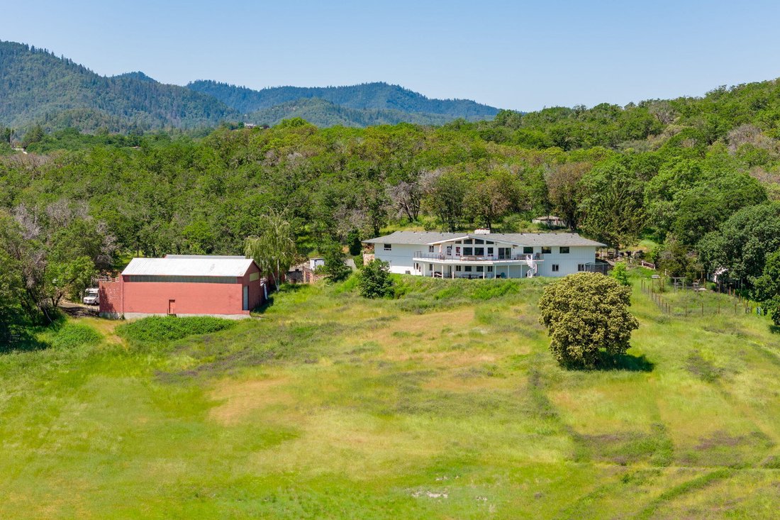 House in Medford, Oregon, United States 2 - 14316124