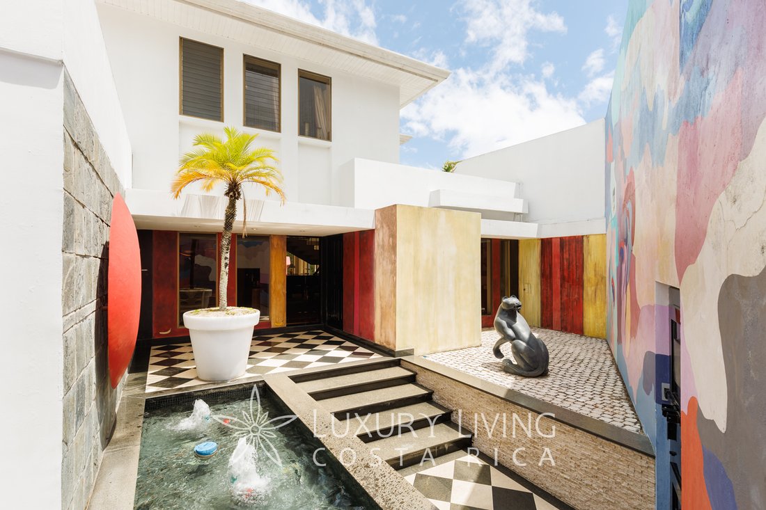 House in Cinco Esquinas, San José Province, Costa Rica 1 - 14500029
