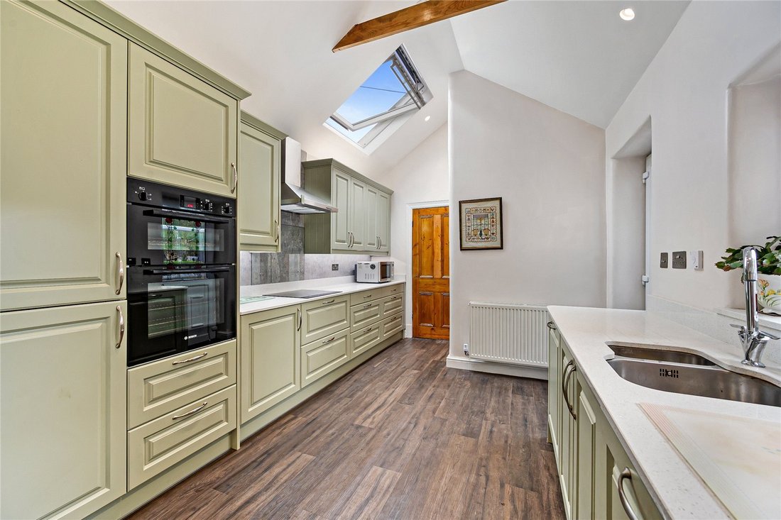 House in Roundhay, Leeds, England 2 - 14499301