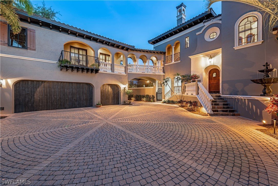 Stunning Caloosahatchee Riverfront Estate In Fort Myers, Florida