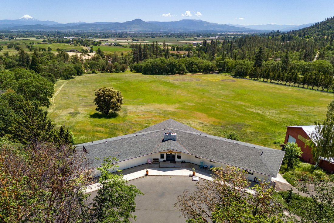 House in Medford, Oregon, United States 3 - 14316124