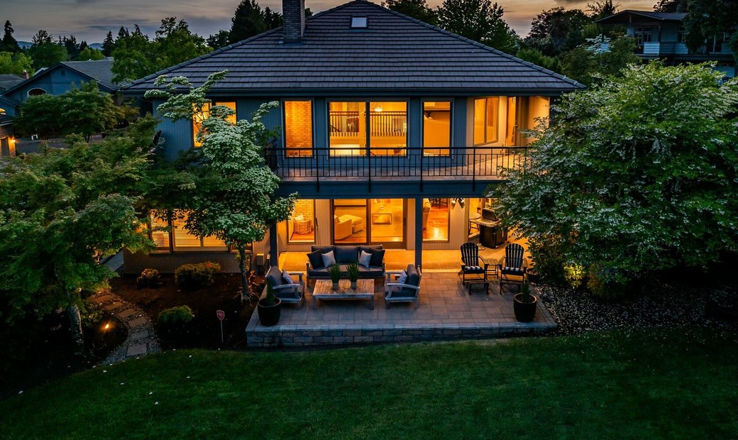 Serene Luxury Residence In Private In Eugene, Oregon, United States For ...