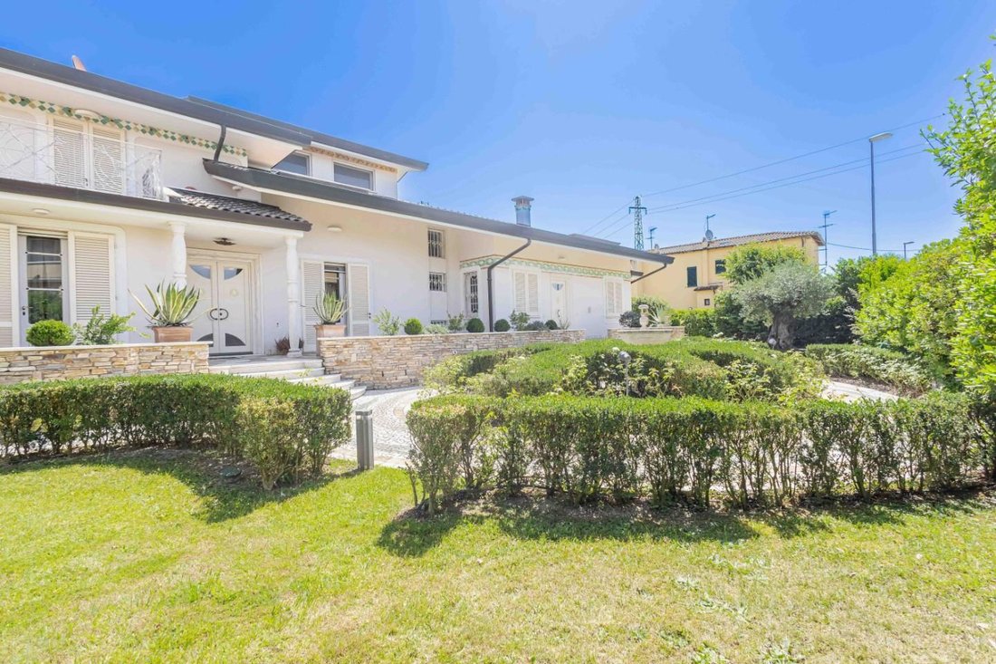 Villa in Center, Fucecchio, Tuscany 3 - 14499663