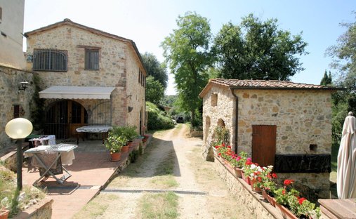 Country House in Colle di Val d'Elsa, Tuscany, Italy 1