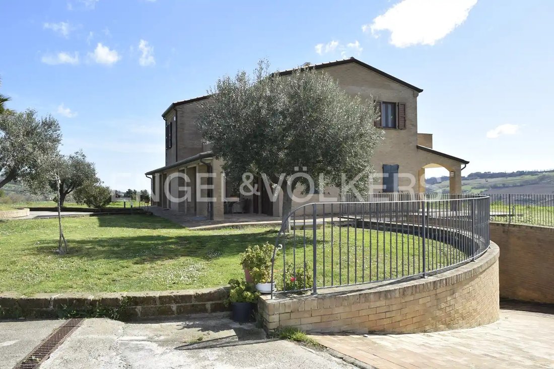 House in Potenza Picena, Marche, Italy 4 - 14502296