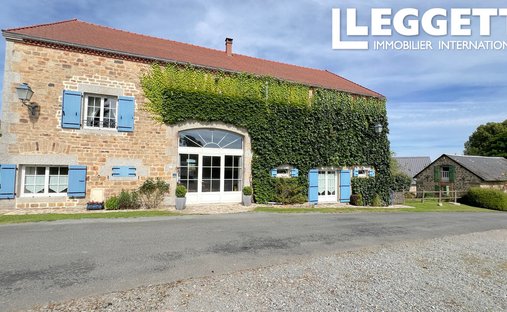 Castle for Sale in Guéret, Nouvelle-Aquitaine, France